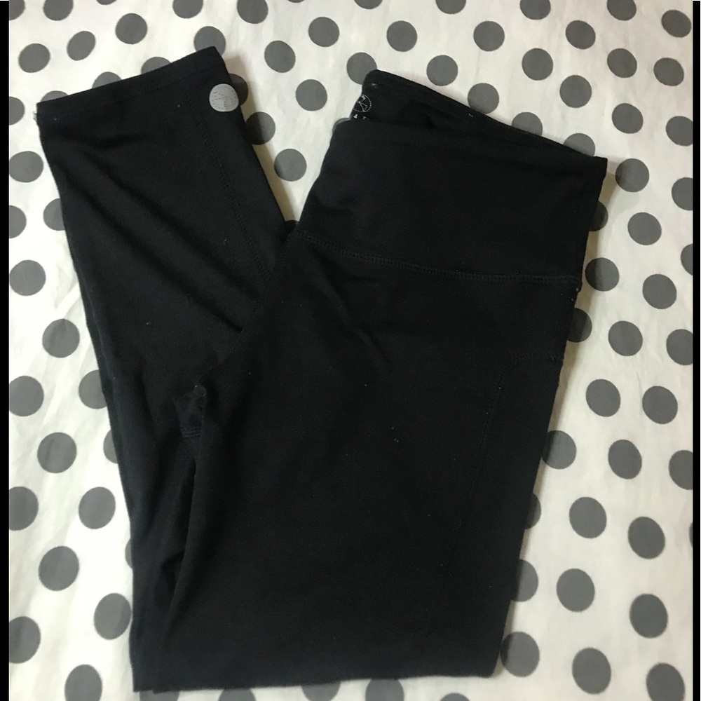 Threads 4 thought Capri work out pants